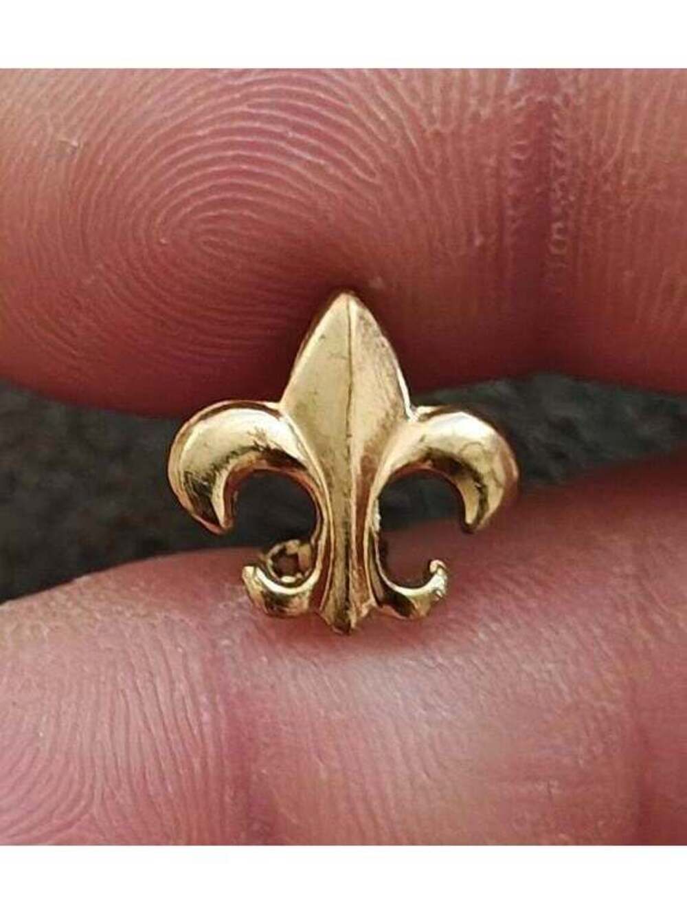 1980s Gold Tone Small Fleur-de-lis Pin Brooch